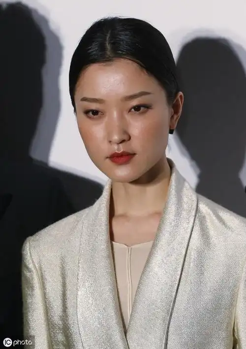 名模杜鹃图片清冷范十足的女星杜鹃