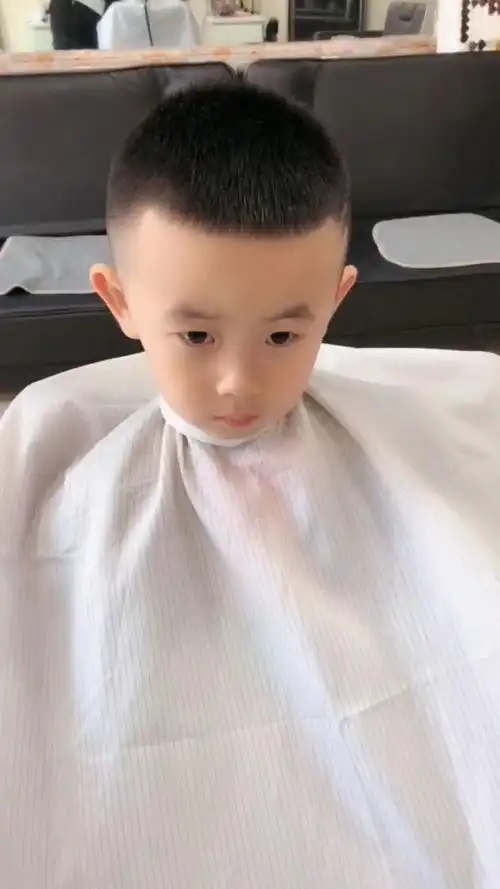 给小朋友理个寸头,洋气好打理,超级好看