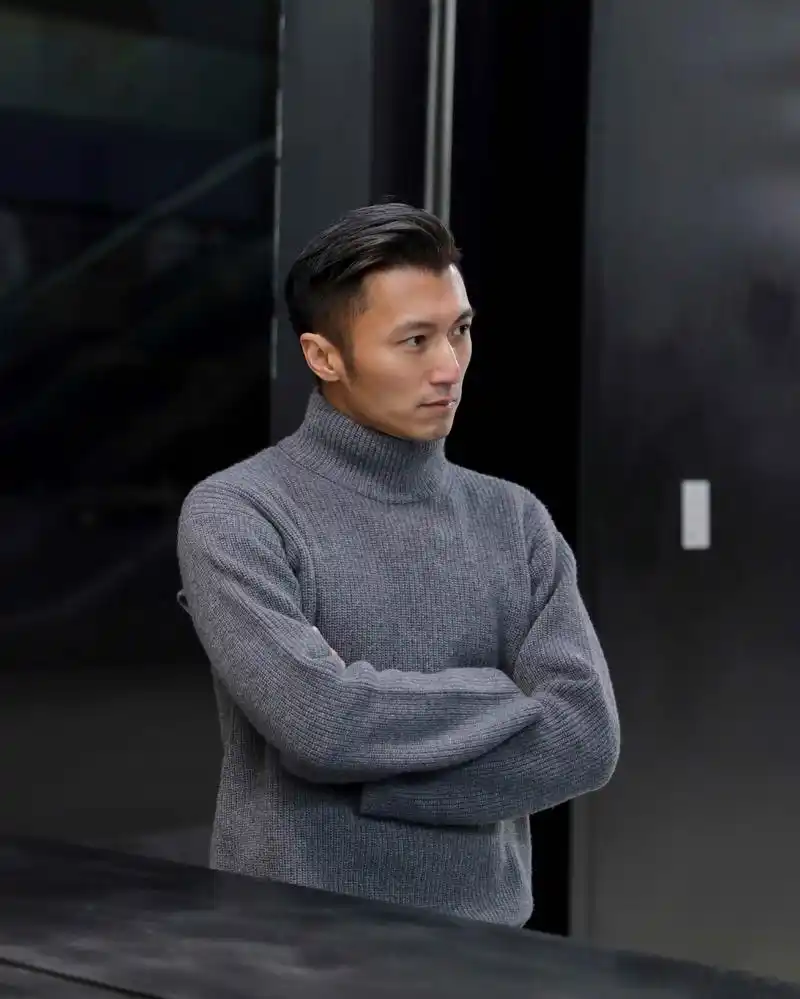 跨界达人谢霆锋登杂志封面,当过演员当过歌手当过大厨,如今化身霸道