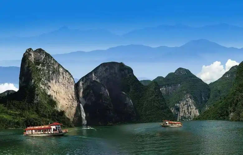 湖北除了武汉,还有一座仙境般的城市,被誉为"中国最美的地方"!