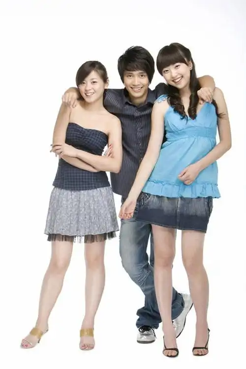 三个开心的年轻人