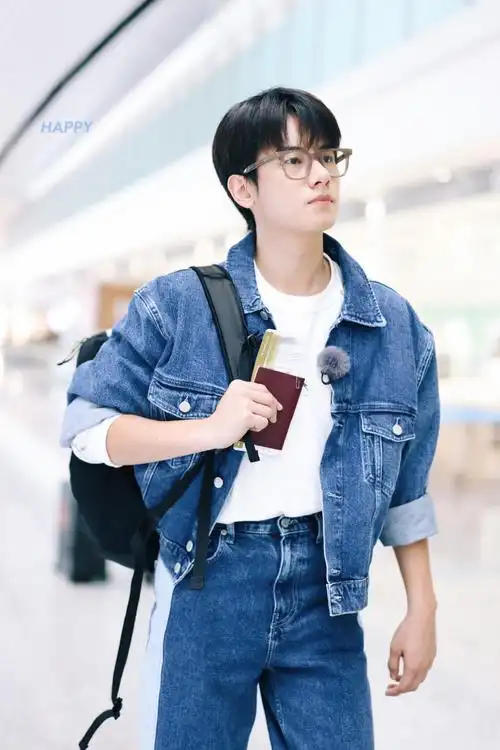 胡先煦超话93#胡先煦花儿与少年5#出发秋游,旅途愉快.@演员胡先煦