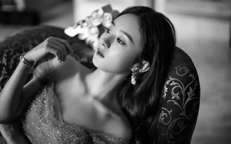 赵丽颖性感露肩写真桌面壁纸