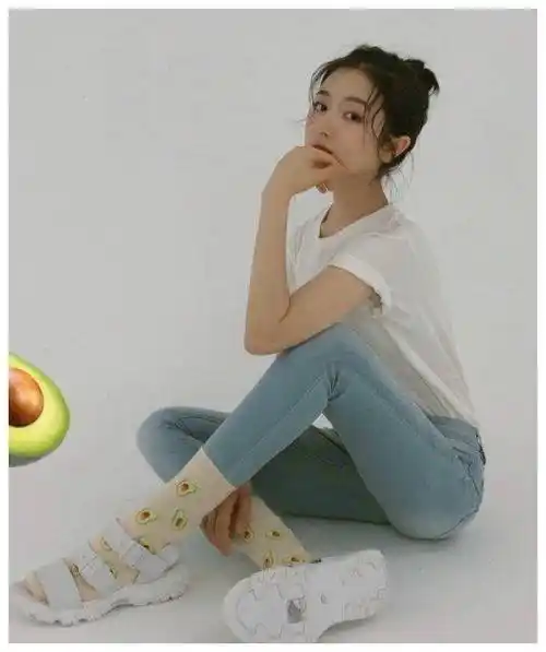 匡威太烂大街,现在流行李兰迪的"坦克鞋",又厚又大巨显腿长!