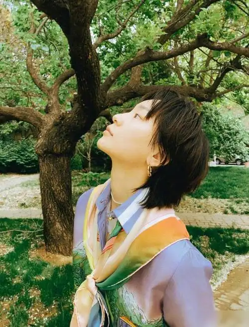 周笔畅素颜出镜看清生图下的效果比上妆还好看