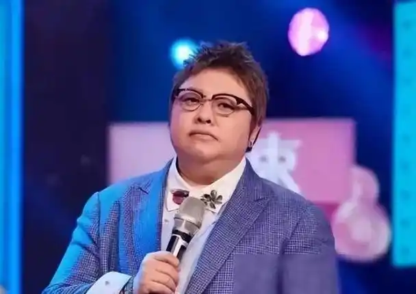 韩红自爆大学时是校花以为在吹牛看她18岁照片后是真的