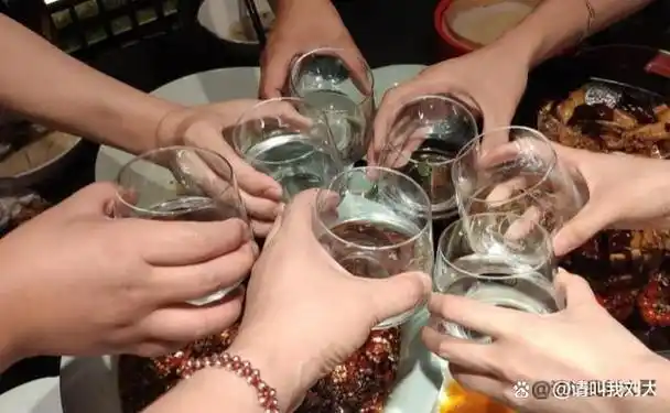 为什么年轻人抵触酒桌文化?其实不是不爱喝酒,主要是抵触这3样