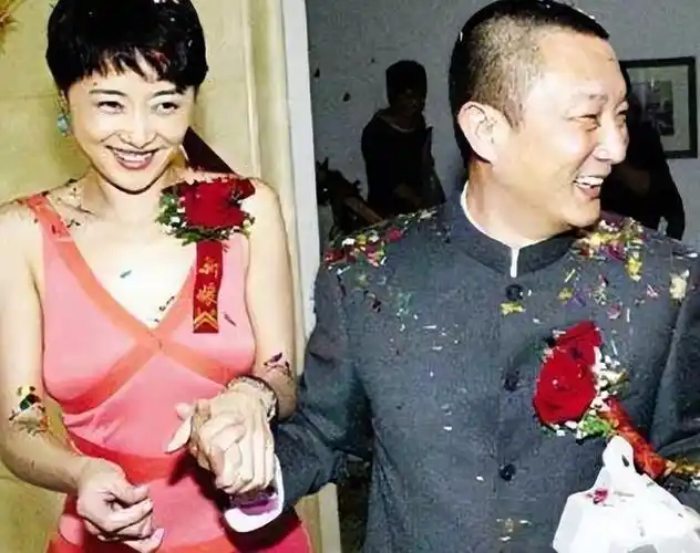 刘琳与名导同居3年不结婚分手后转身嫁给穷小子如今她怎样了