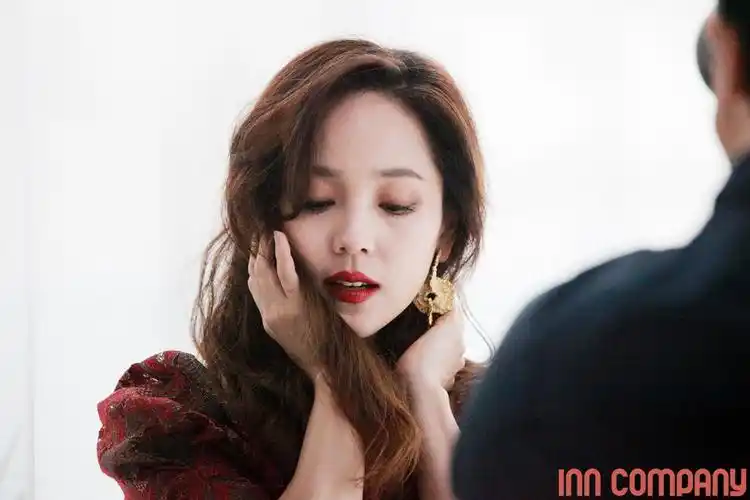 有更新来看看柳真的美貌ses那位