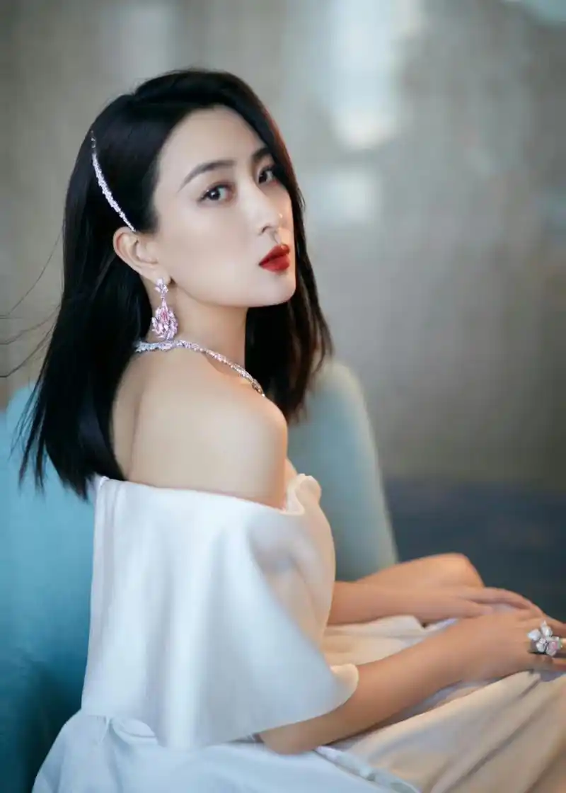 马苏美照,优雅迷人!#养眼美女