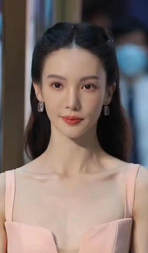 金晨的生图真的美到让人惊艳,天鹅颈好优雅,不愧是学舞蹈出身的_体态_