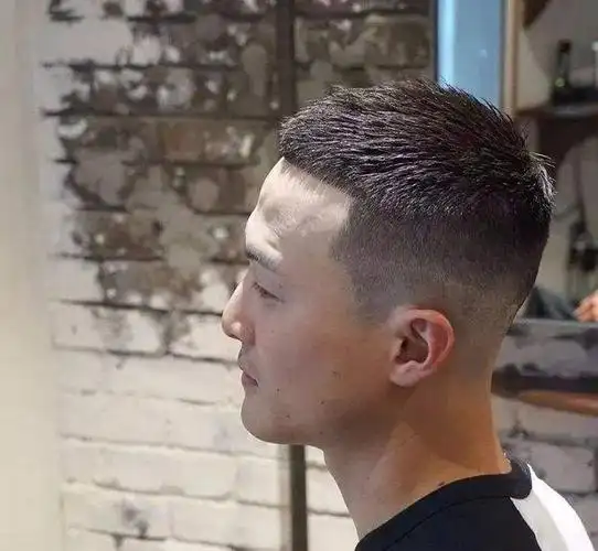 让男生们为之疯狂的发型!_刘海