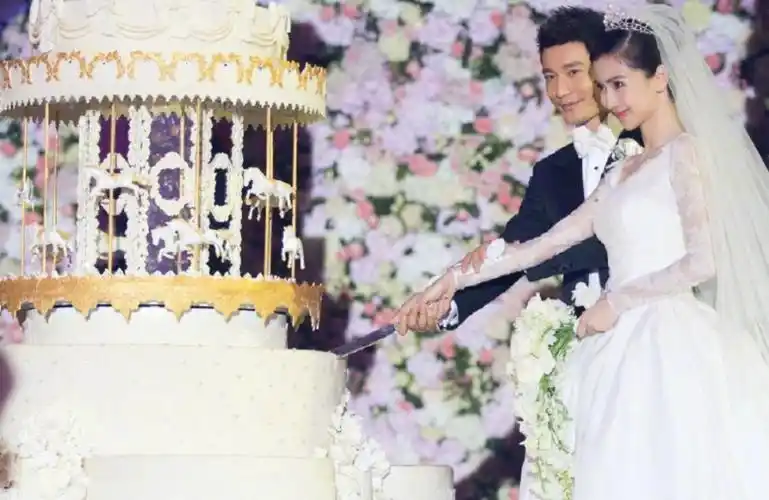 黄晓明angelababy离婚被人吐槽可惜上亿的婚礼费用