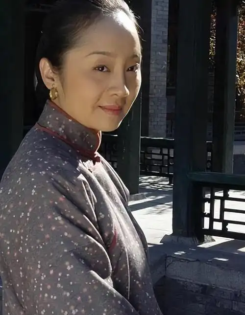 演员唐静,与王新军离婚后,发誓永不再嫁,余生只想做儿子的好母亲