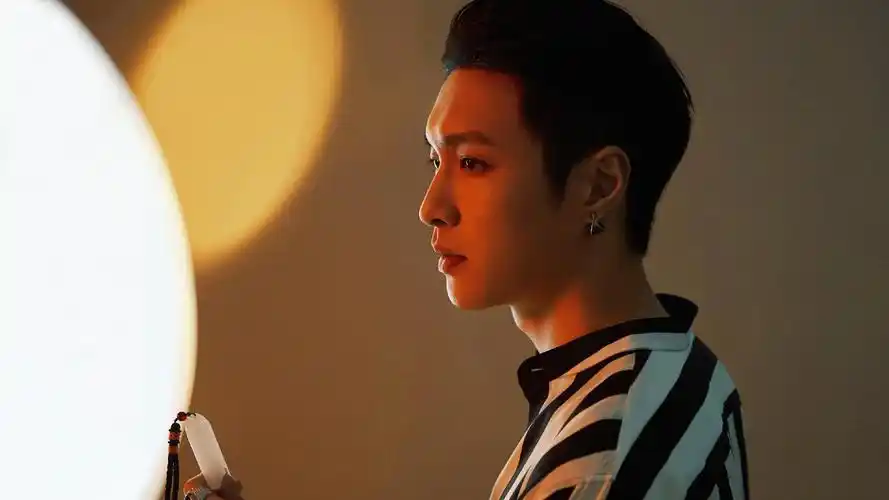 张艺兴新专辑先行曲玉海报,大陆明星-回车桌面