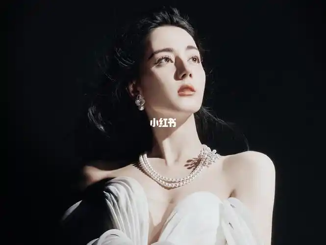 轻风吹拂发丝,心弦随@dear-迪丽热巴 波动～ 高贵艳丽黑天鹅90温柔