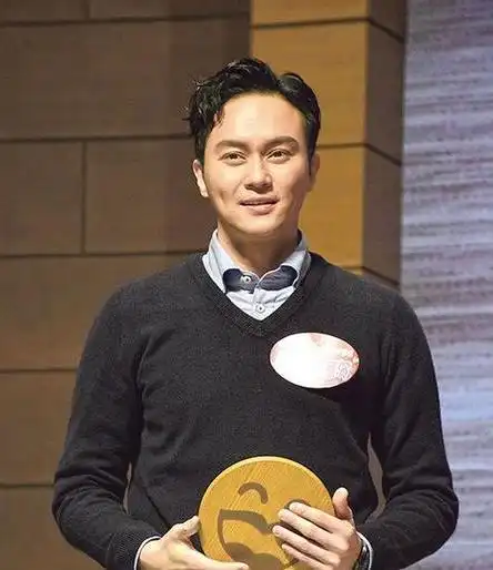 男性娃娃脸:张智霖,林志颖,莫少聪 女性娃娃脸:薛凯