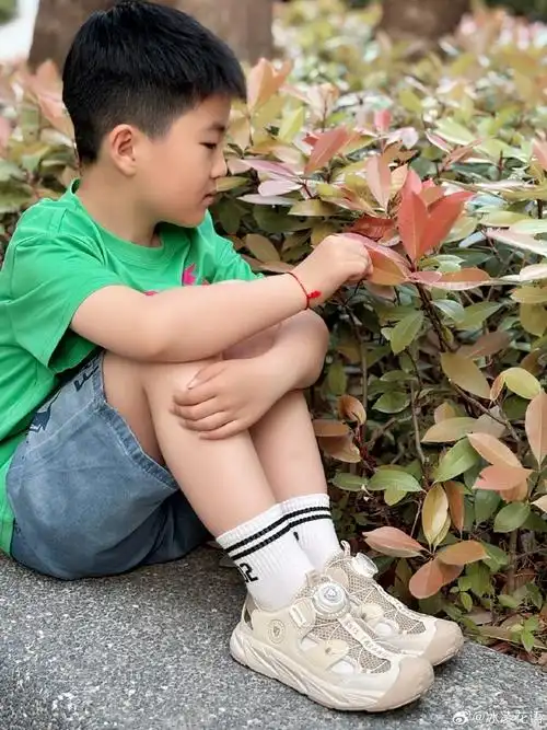 这一周气温持续飙升,春季的鞋子已经开始捂脚了.