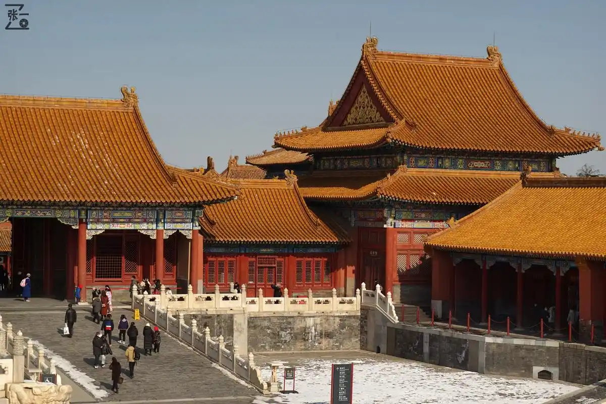 老镜头拍北京:中国产长城90/3.5镜头实拍雪后的故宫博物院!