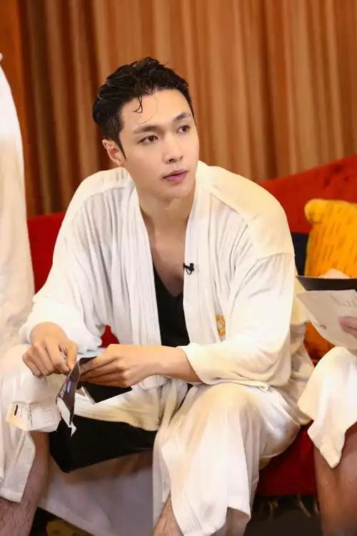 张艺兴exo成员no25