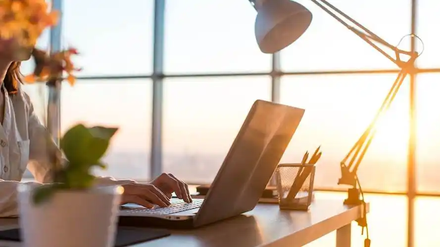 办公背景图片ppt模板- 办公背景图片ppt模板 - 第一ppt - ppt吧