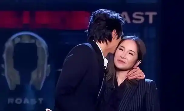 19年换17个男朋友43岁的音乐女王萧亚轩脸蛋变化大