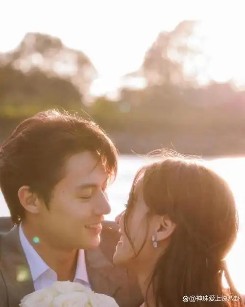 泰国明星情侣晒婚纱照秀幸福!太甜太般配啦