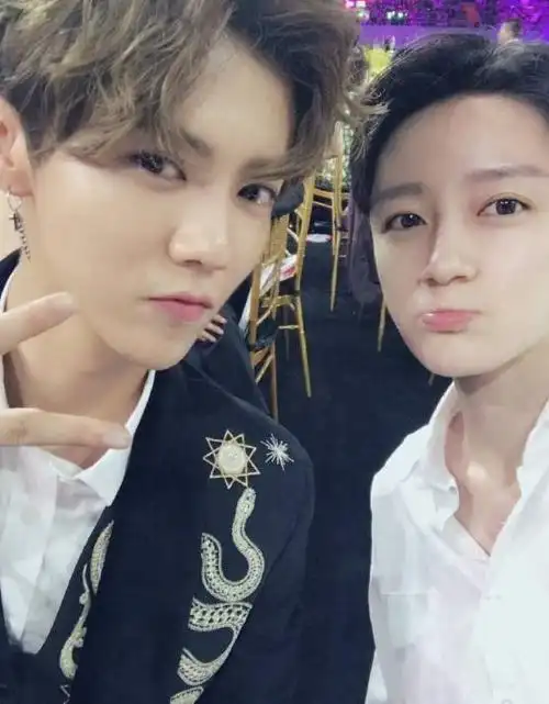 你永远不知道鹿晗在别人微博有多帅