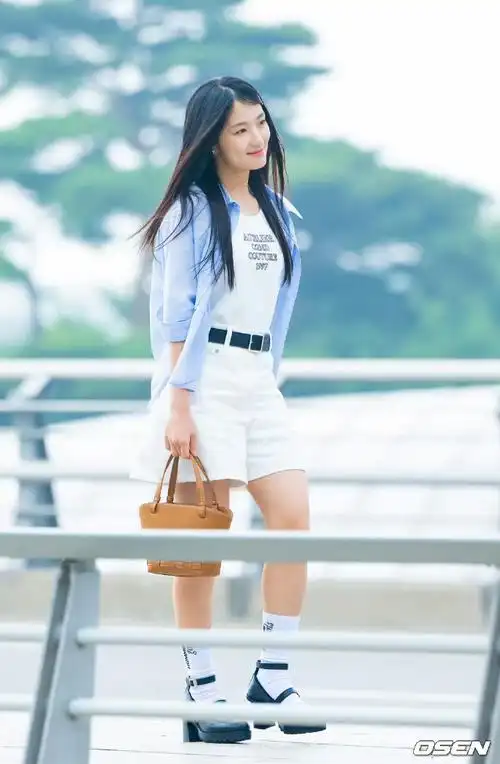 演员金惠奫今日仁川机场穿搭