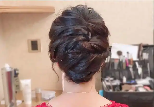 妈妈婚宴气质盘发发型儿子结婚妈妈穿什么衣服