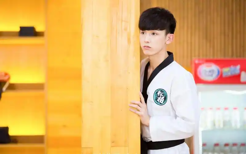 《旋风少女2》热播 郭俊辰中二少年行侠仗义