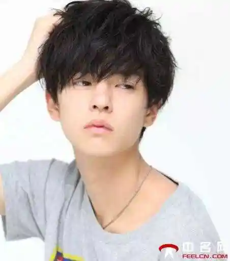 男生日式中长发发型文艺范十足的长发发型