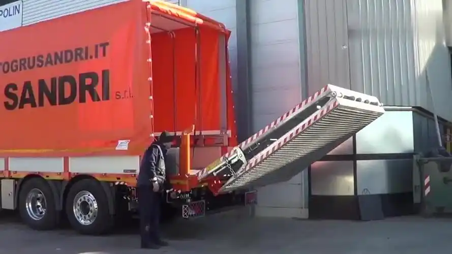 厢式货车的车厢还可以伸缩实用又方便