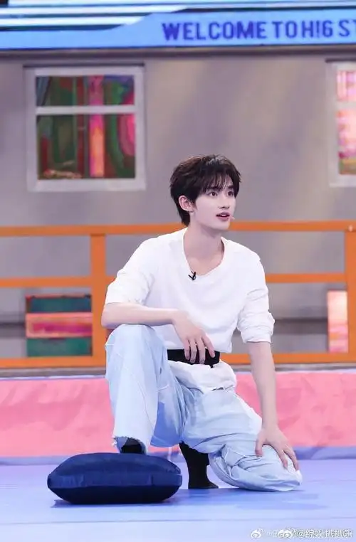 丁程鑫今晚有舞台