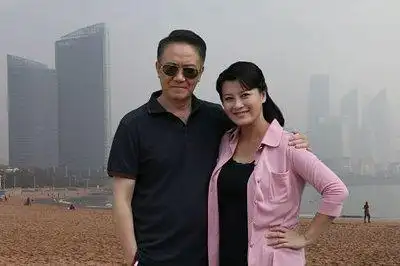 揭娱乐圈10大当红男星的神秘娇妻