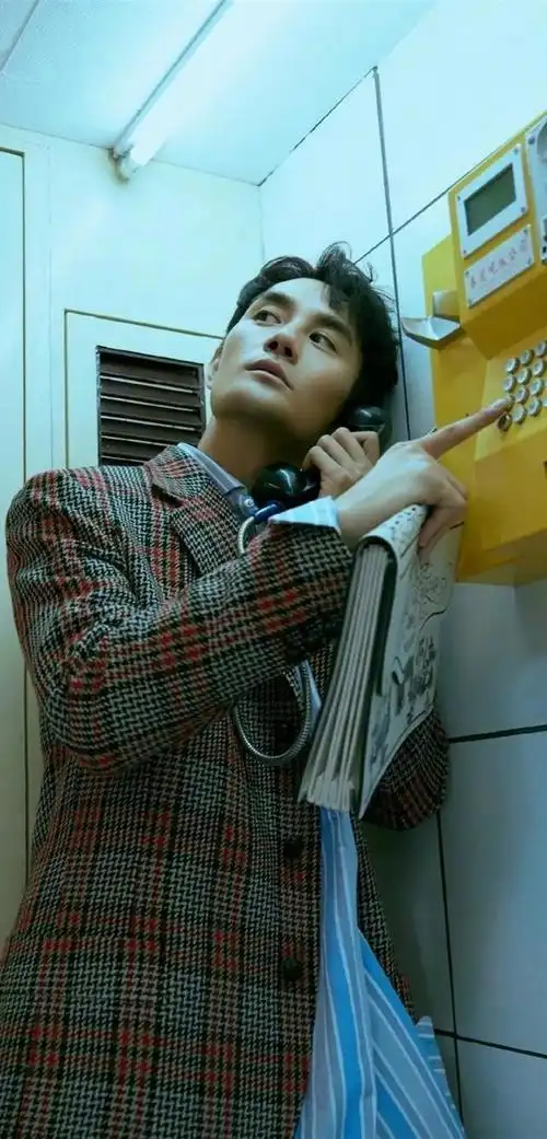 王凯的外表气质非常出众深受人们的喜爱他的壁纸也备受欢迎