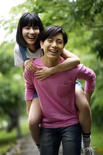 韦礼安新曲mv17日首播 穿浴袍现身发片会