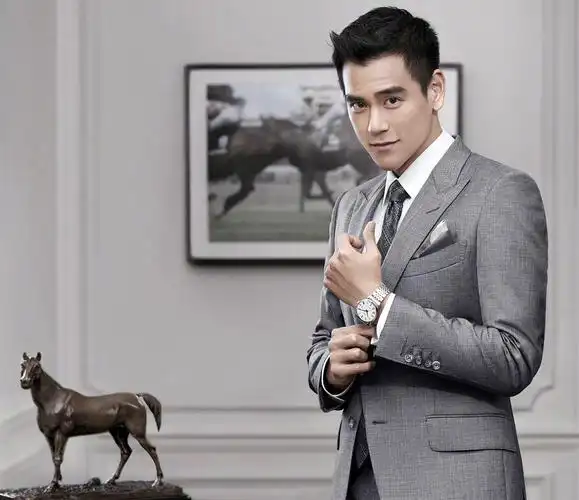 帅你一脸!彭于晏穿上西装的绅士瞬间:西装是检验男神的唯一的标准