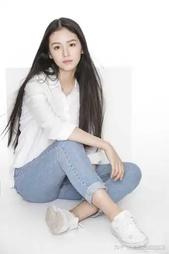 不请自来,高中大我一届的校花学姐 她考上北电的时候我们高中都轰动了