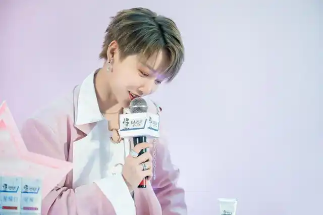 酷炫温柔双面统一 黑人牙膏品牌大使刘雨昕以亮白笑容"营业"