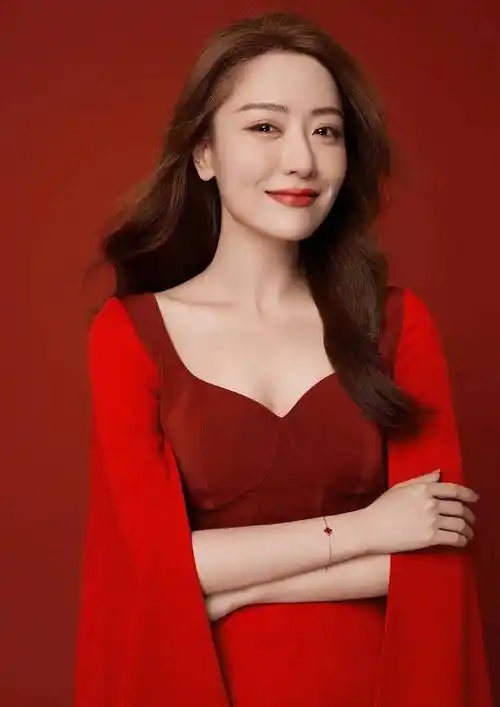 原创非常有女人味的陕西美女演员白冰