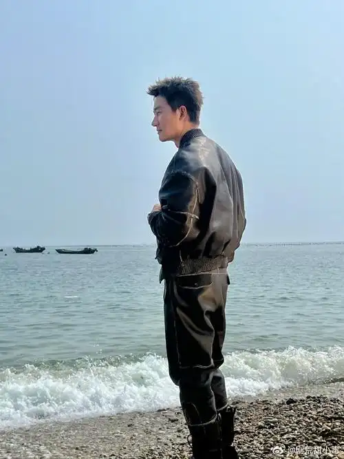 黄轩一天穿出夏秋冬##黄轩港风