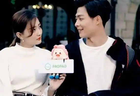 张铭恩大学毕业照被曝光,以为他是最帅的,没想c位的校草更出众_风头_