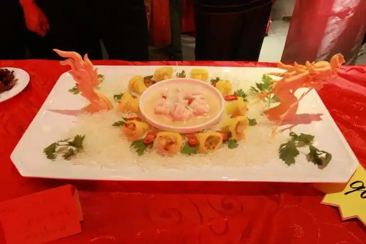 以下:厨艺大赛上参赛的菜品河北省民间小吃优秀品牌河北省民间美食节