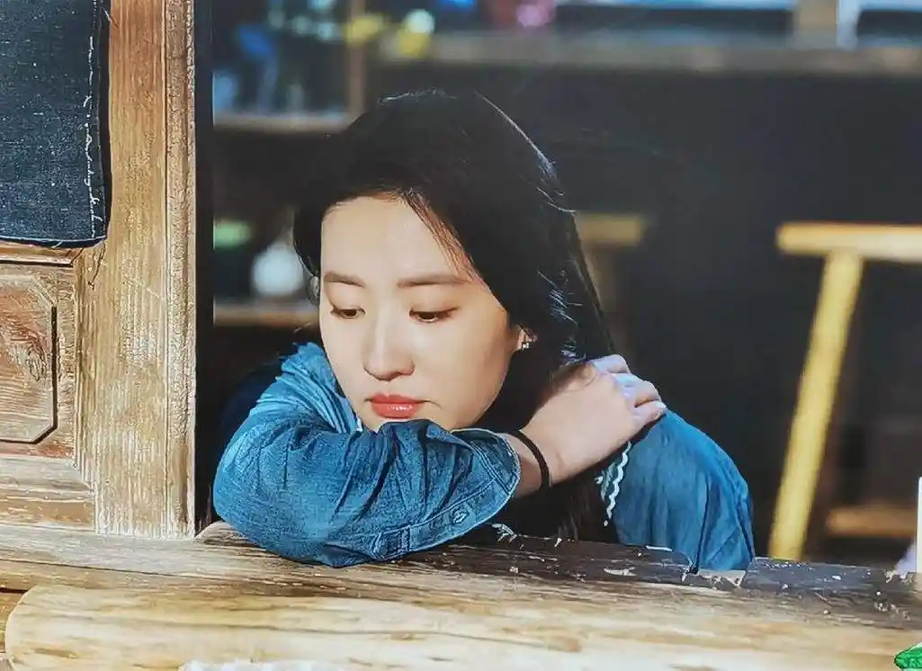 《玫瑰故事》预告片:刘亦菲气质大变,有一位男主一言难尽