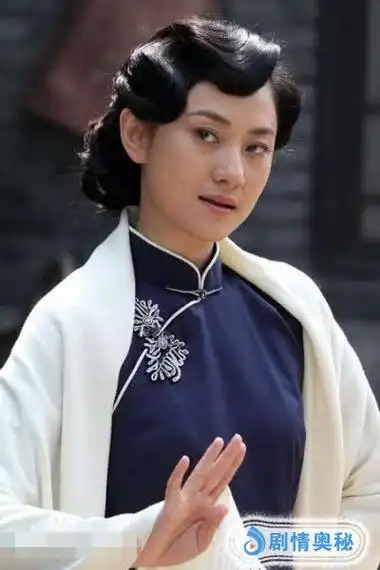 演《大宅门》走红,貌美如花才华横溢,出道22年无绯闻!