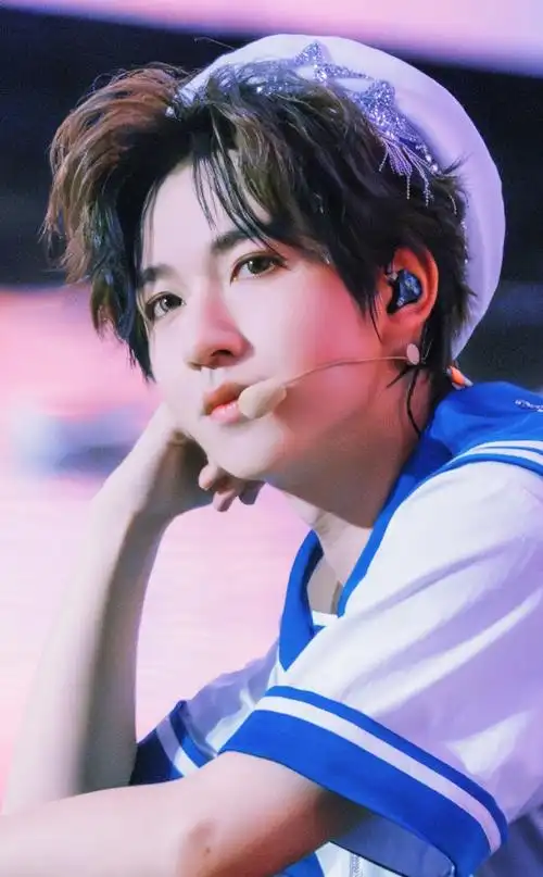 超话星愿池##贺峻霖 二十弈梦鸿鹄万里