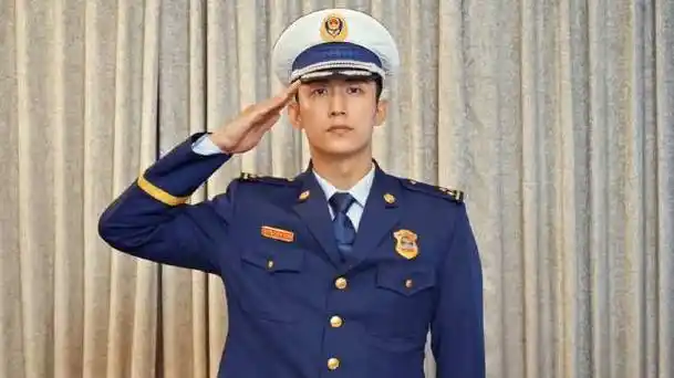 黄景瑜演一行专一行##黄景瑜不觉得自己帅