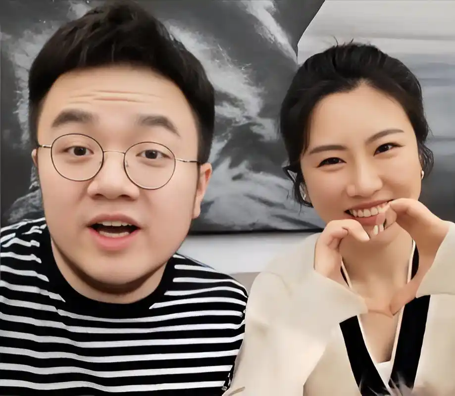 宋丹丹儿媳博谷:嫁小7岁演员巴图,婚后生两子,风光背后是辛酸