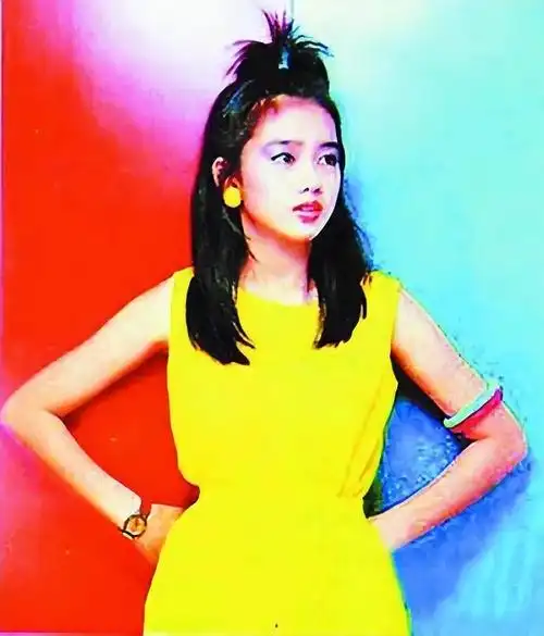 朱丽倩父母一次次催问他们的婚期,朱丽倩却无法给出准确答案,因为她也